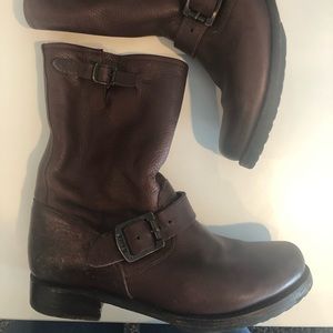 Frye Veronica Short